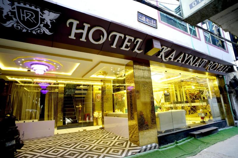 Hotel Kaaynat Royale 5 Min. Walking Distance from Dargah - image 11