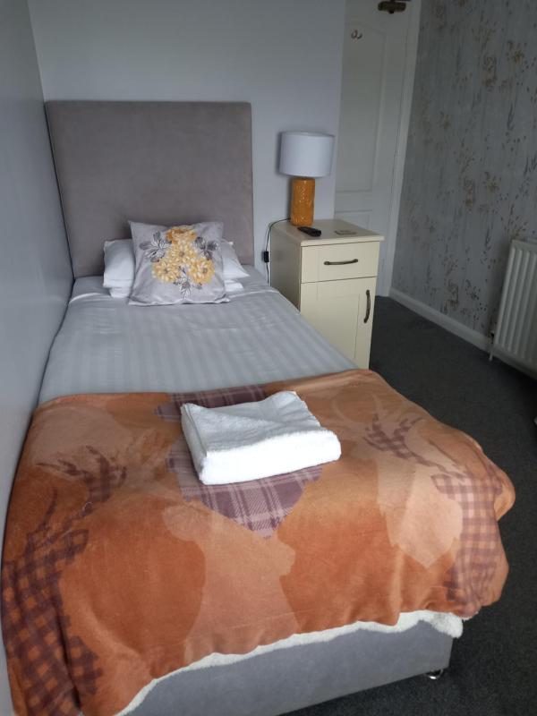 Single Room image 3