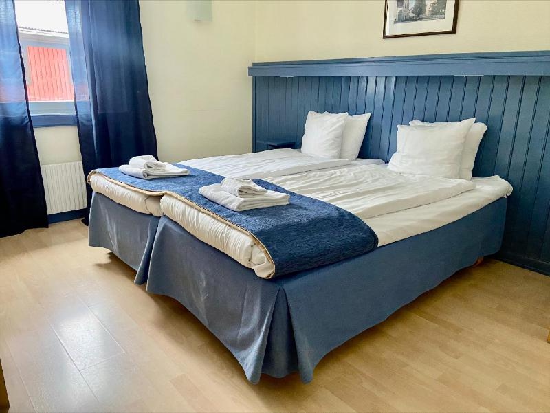 Double Room image 3