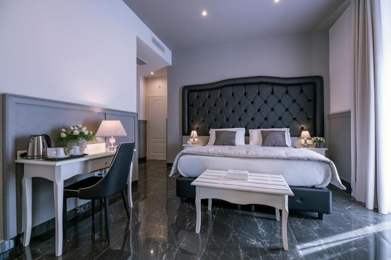 Standard Double or Twin Room image 1