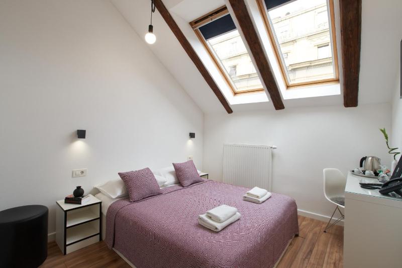 Single Room image 1