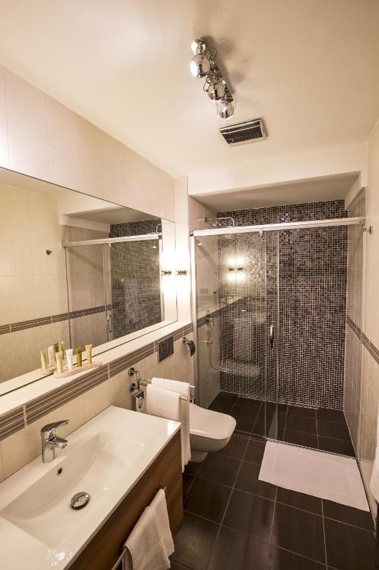 Apartment - Split Level image 3