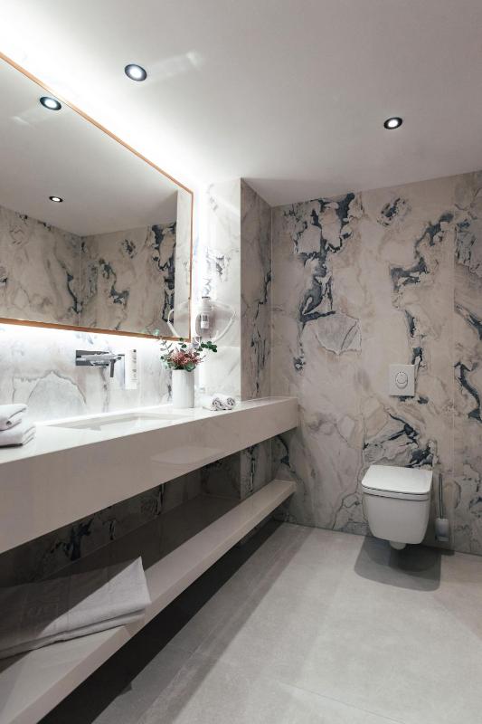 City Hotel Dubrovnik - image 3