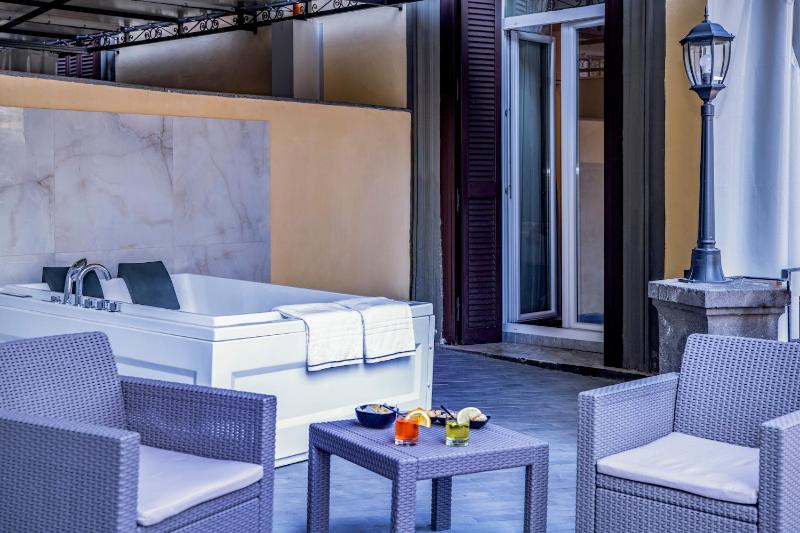 Junior Suite with Terrace image 1