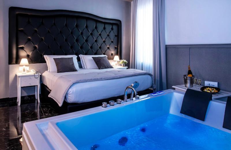 Deluxe Junior Suite image 4