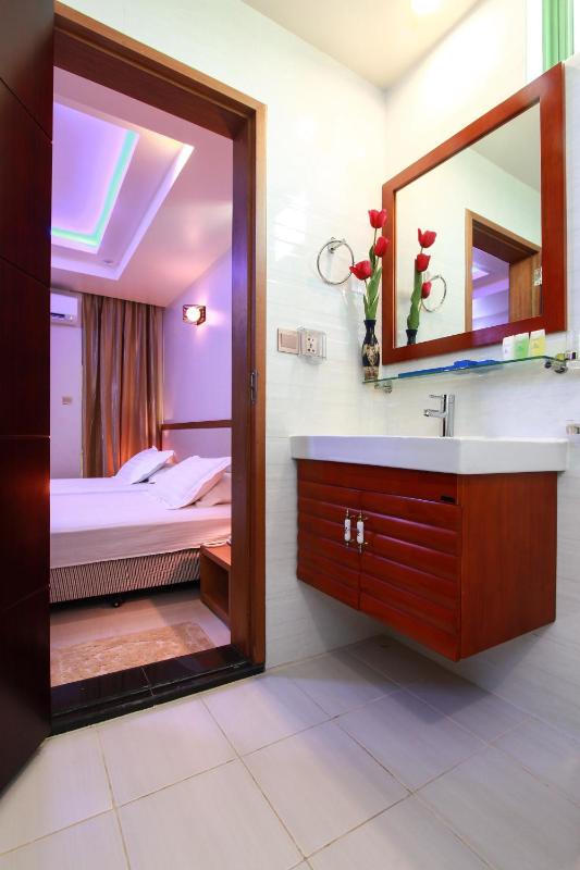 Superior Double Room with Free Roundtrip Transfer image 3