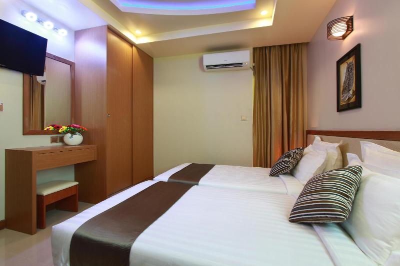  Deluxe Twin Room with free round trip transfer  image 1