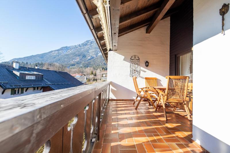 Apartment with Mountain View image 4