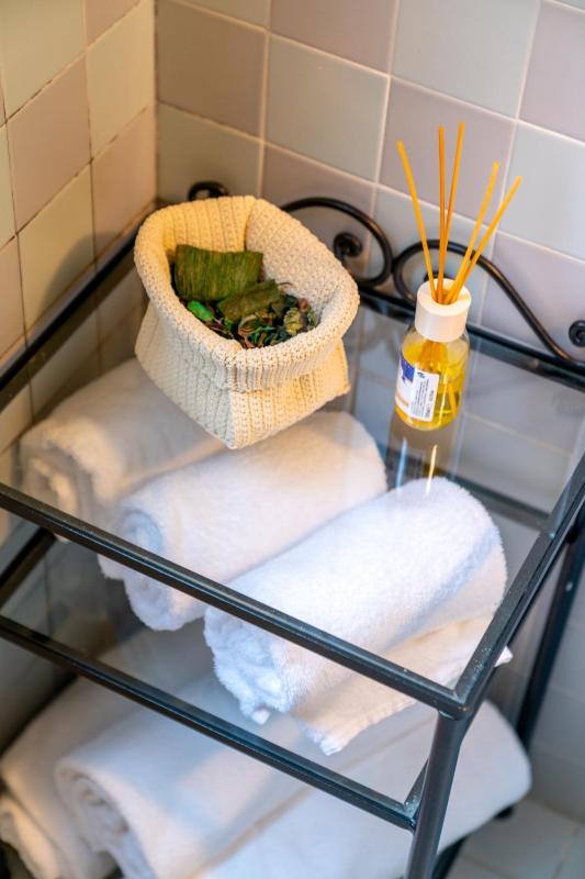 Premier Two-Bedroom Apartment - Annex Building image 4