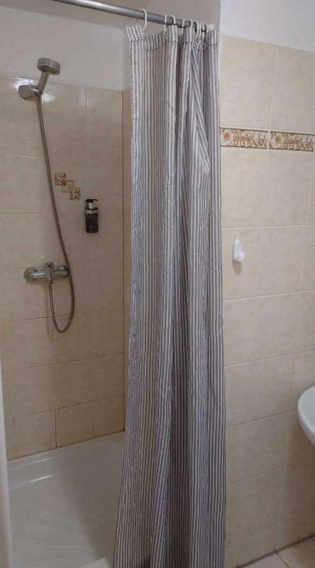 Triple Room with Bathroom image 2