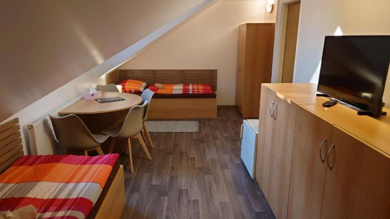 Quadruple Room with Bathroom image 1