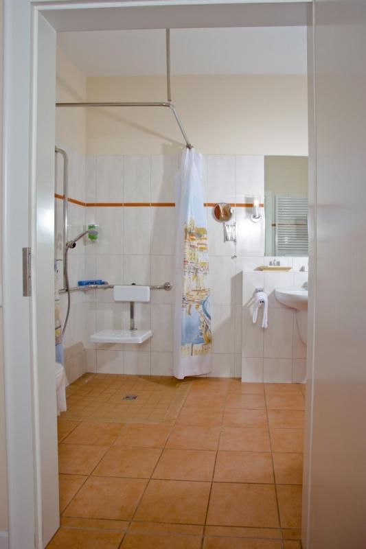 Double Room - Disability Access image 2