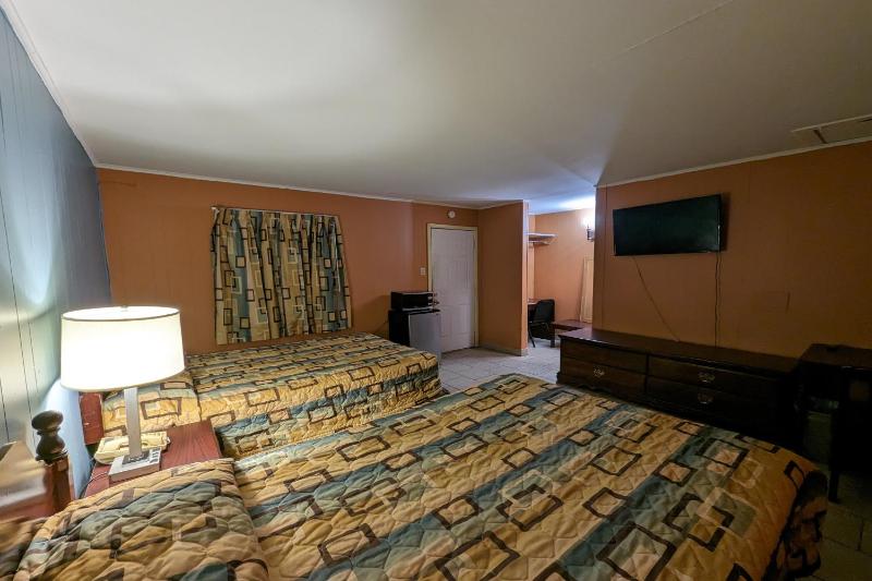 2 Full Bed image 4