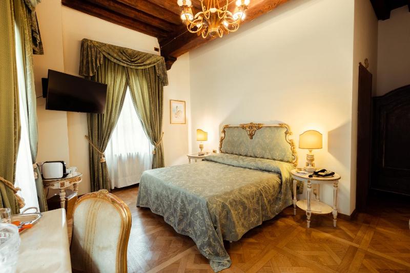 Triple Room image 1