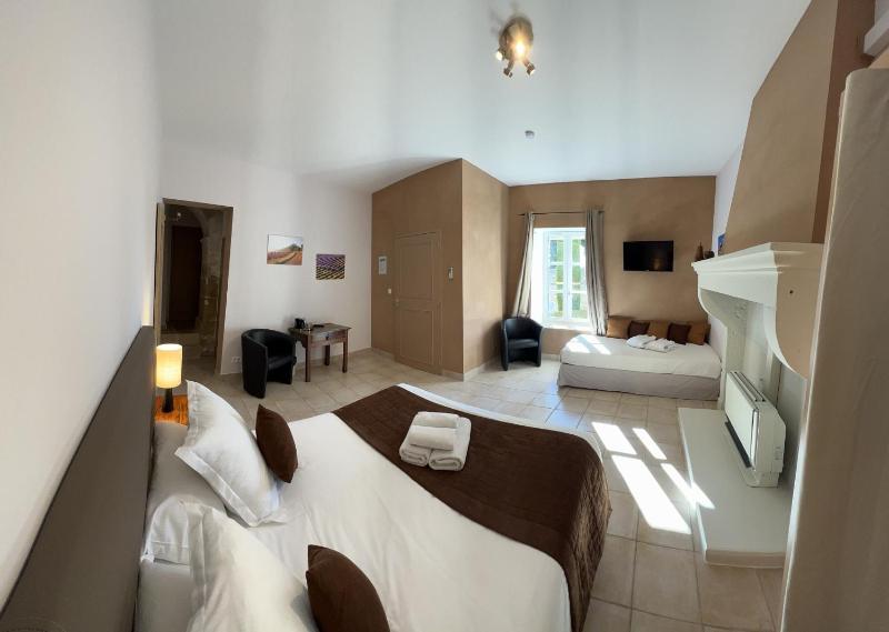 Double Room with Private Bathroom image 1