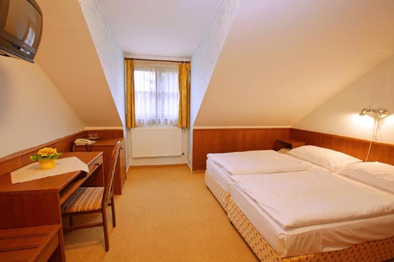 Standard Double or Twin Room image 2
