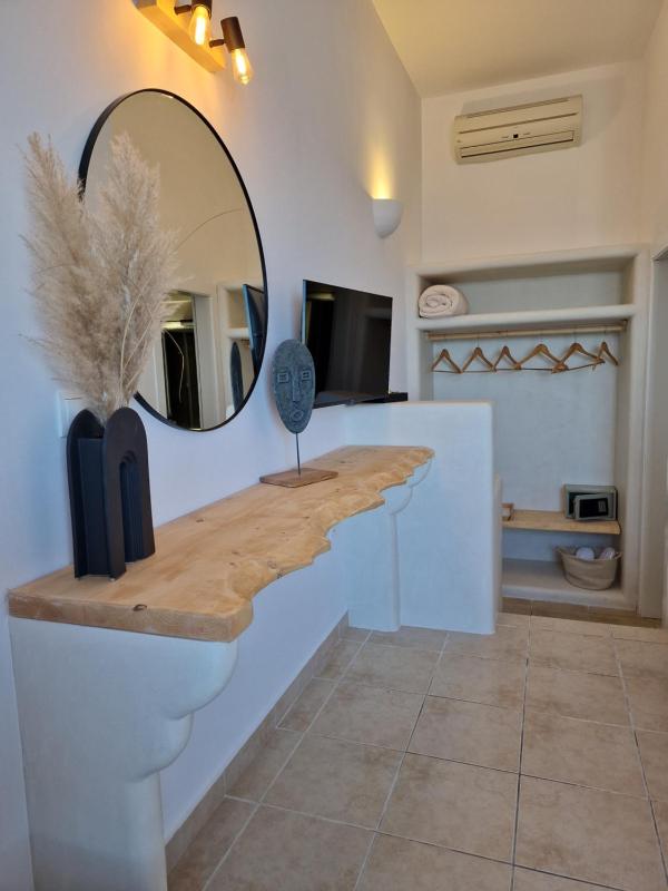 Standard Double Room with Sea View image 4