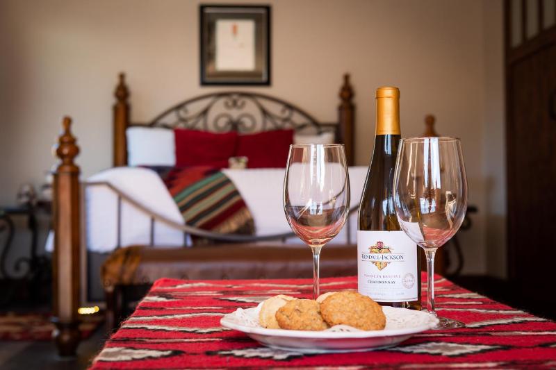 Whispering Creek Bed & Breakfast - image 36