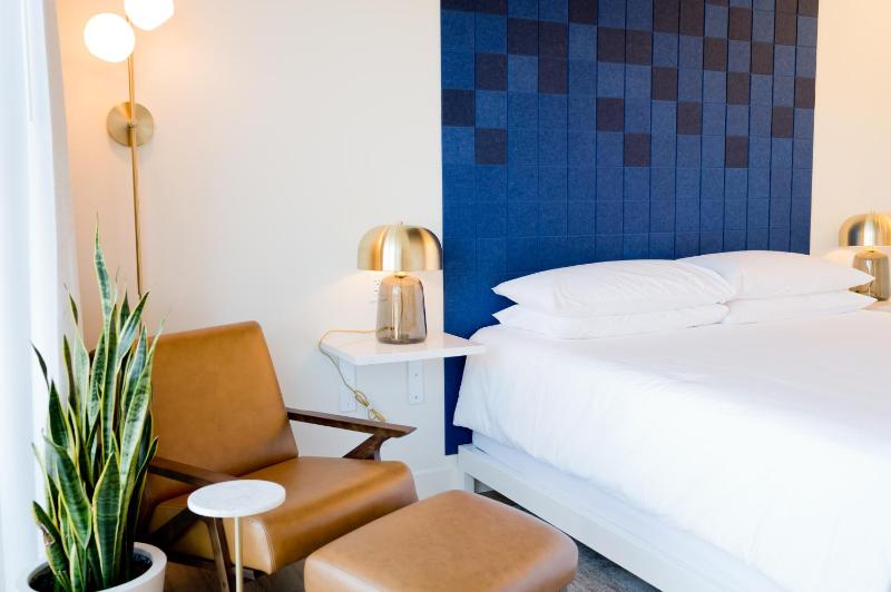 King Room - Disability Access image 4