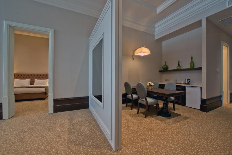 King Suite image 3