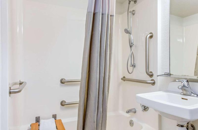 Double Room - Disability Access image 1