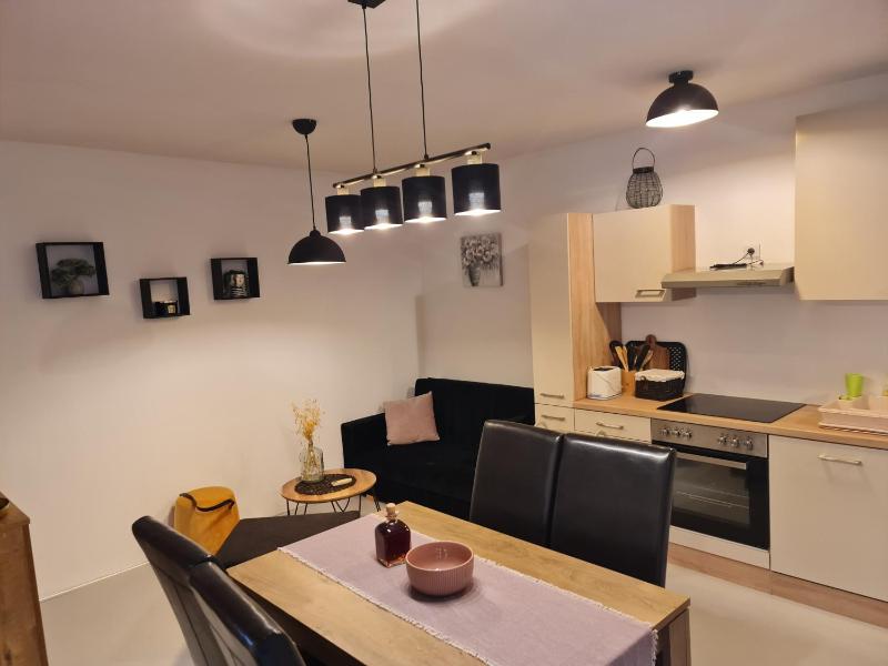Two-Bedroom Apartment with Terrace and Sea View image 4