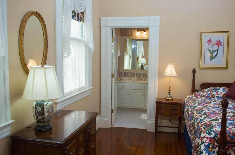 Deluxe Double Room image 2