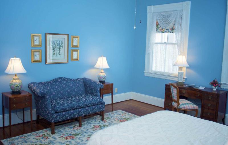 Standard Double Room image 4
