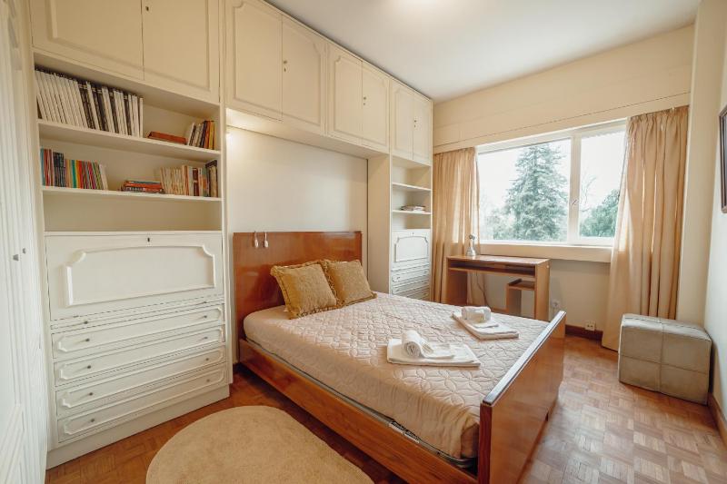 Grand Botanic Garden Apartment by Vacationy - image 13