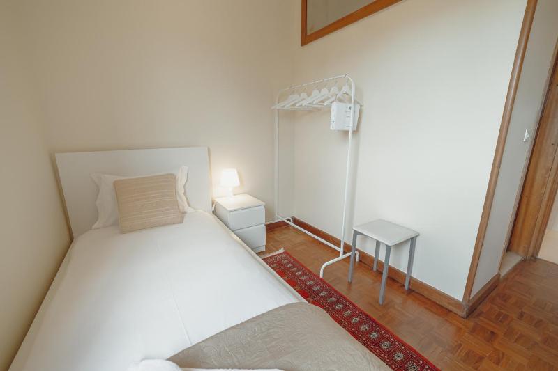 Grand Botanic Garden Apartment by Vacationy - image 3