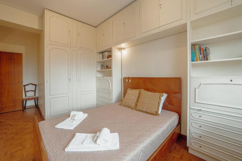 Grand Botanic Garden Apartment by Vacationy - image 12