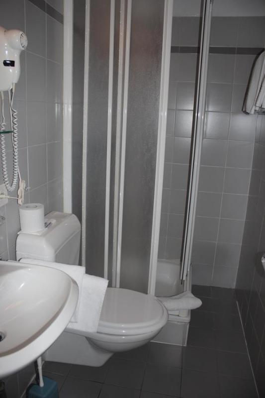 Single Room image 4