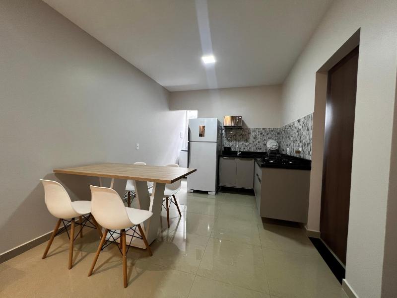 Apartamento inteiro dois quartos próximo ao Centro - image 2