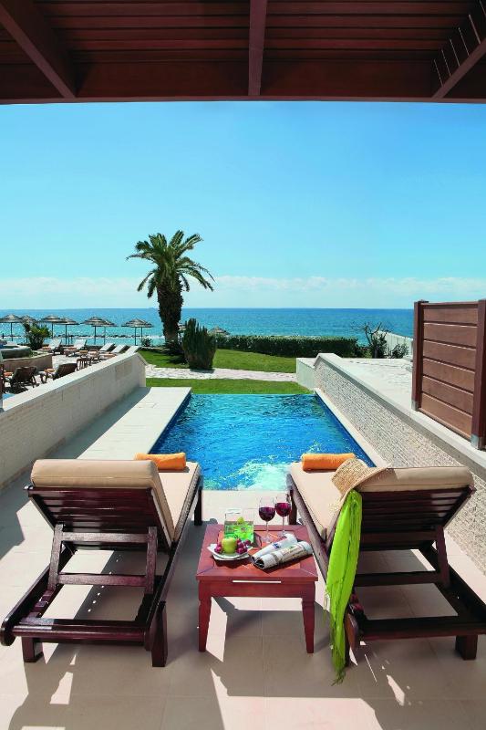 Superior Cabana Sea View with Pool image 2