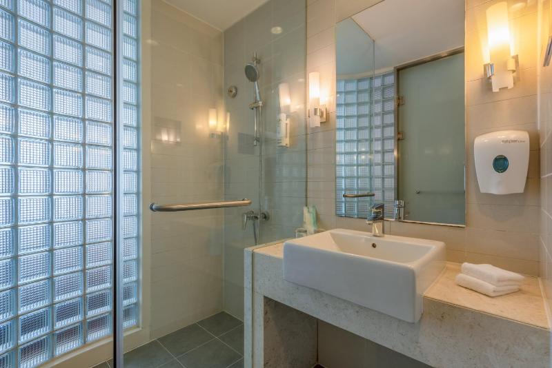 Standard King Room with Extra Floor Space image 2