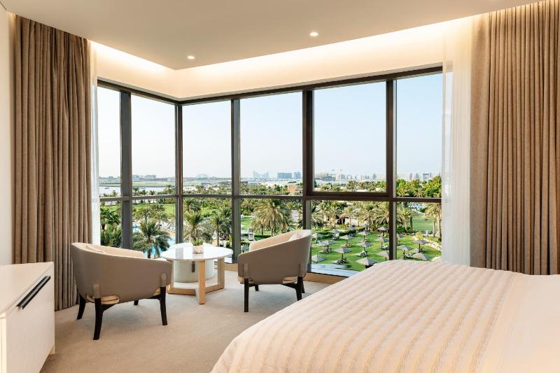 Royal Club Suite, Suite, 1 King, Executive Lounge Access, Afternoon Tea & Happy Hour, Airport Transfer from Dubai Airport