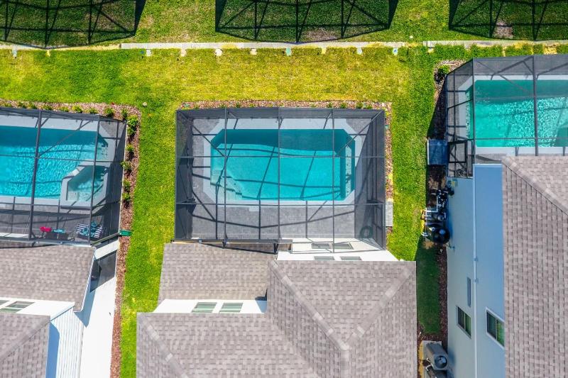 Lily Garden: Private Pool BBQ Grill 24/7 Support - image 17