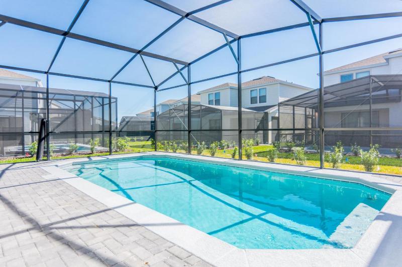 Lily Garden: Private Pool BBQ Grill 24/7 Support - image 9