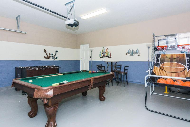Lily Garden: Private Pool BBQ Grill 24/7 Support - image 29