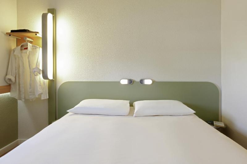 2 Adjacent Double Room image 3