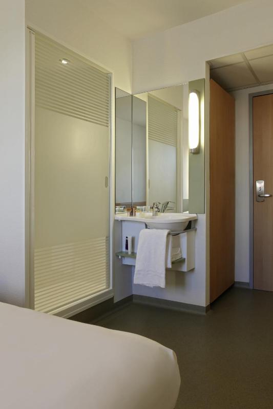 2 Adjacent Double Room image 4