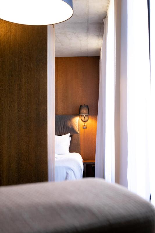 Suite with Spa Access image 3