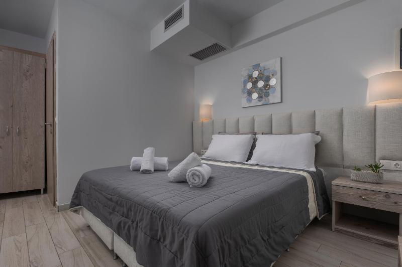 Double Room image 3