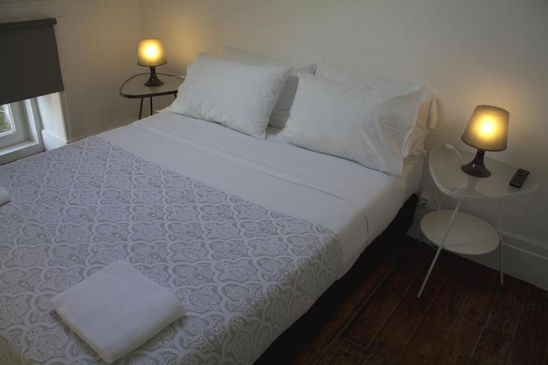 Double Room with Shared Bathroom image 3