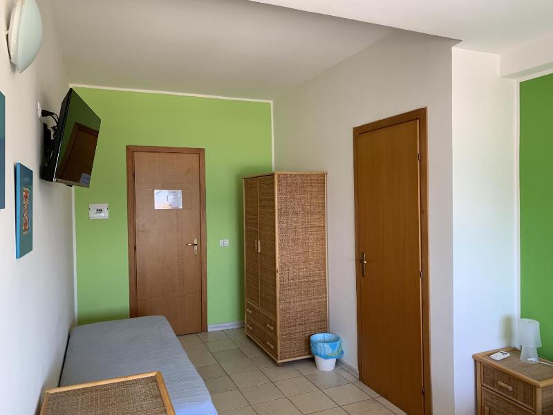 Superior Triple Room with Sea View image 1