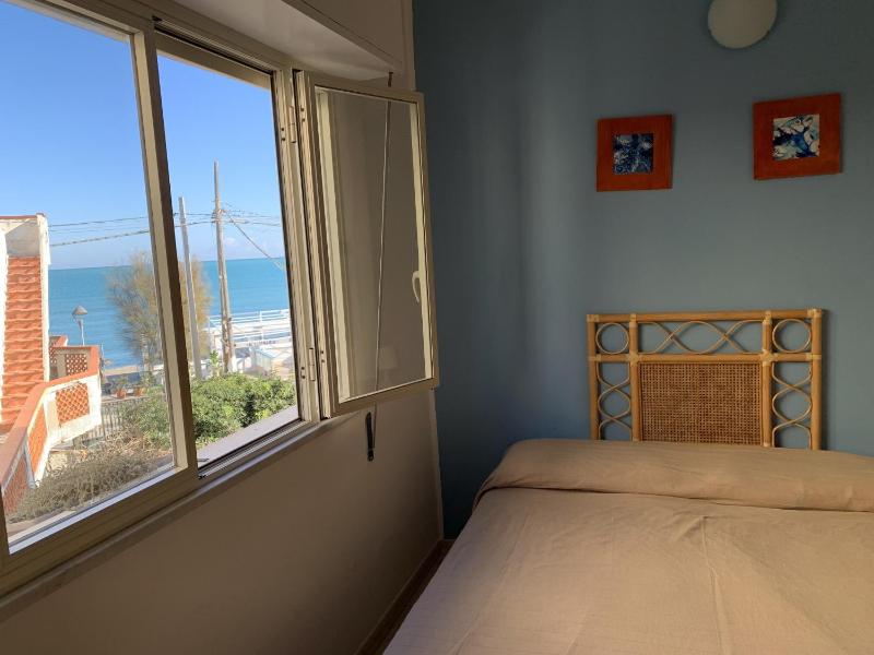 Standard Double Room image 3