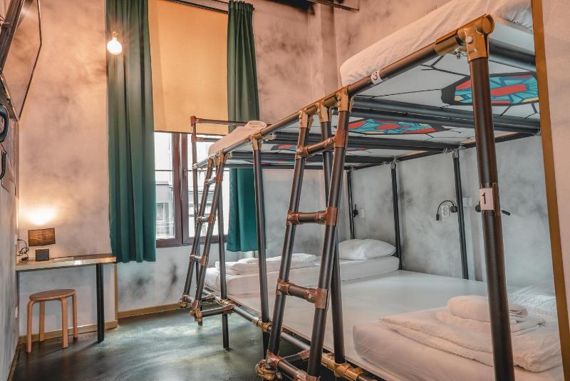 Single Bed in 4-Bed Dormitory Room image 3