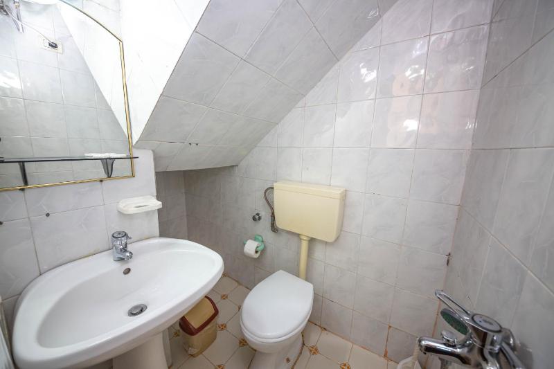 Standard Triple Room with Free Wi-Fi image 2