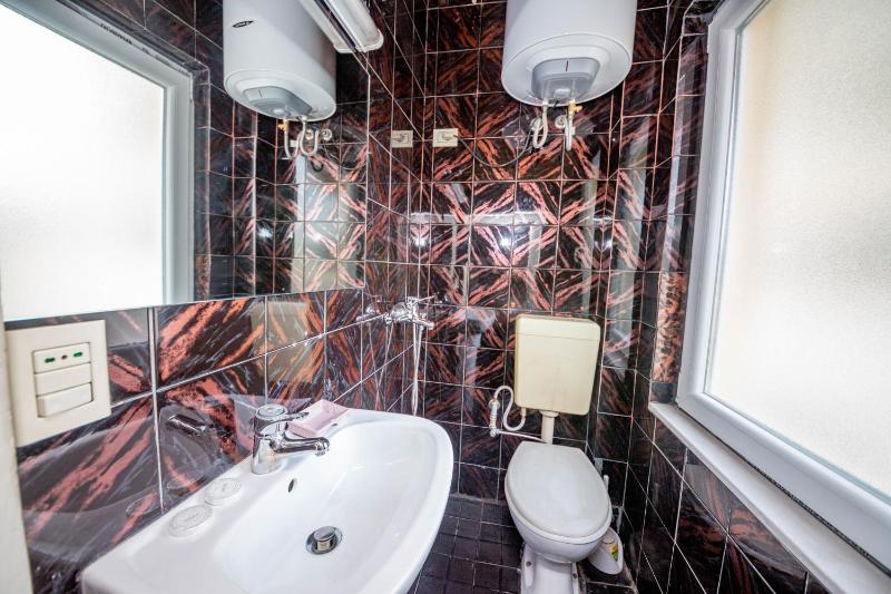 Single Room with Free Wi-Fi image 4