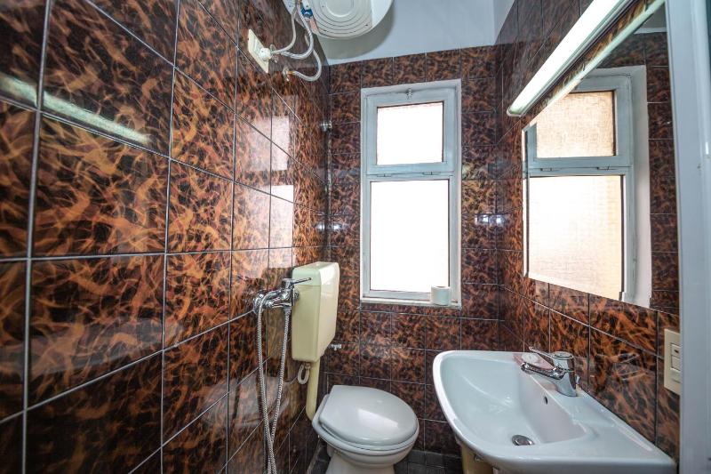 Standard Twin Room with Free Wi-Fi image 4